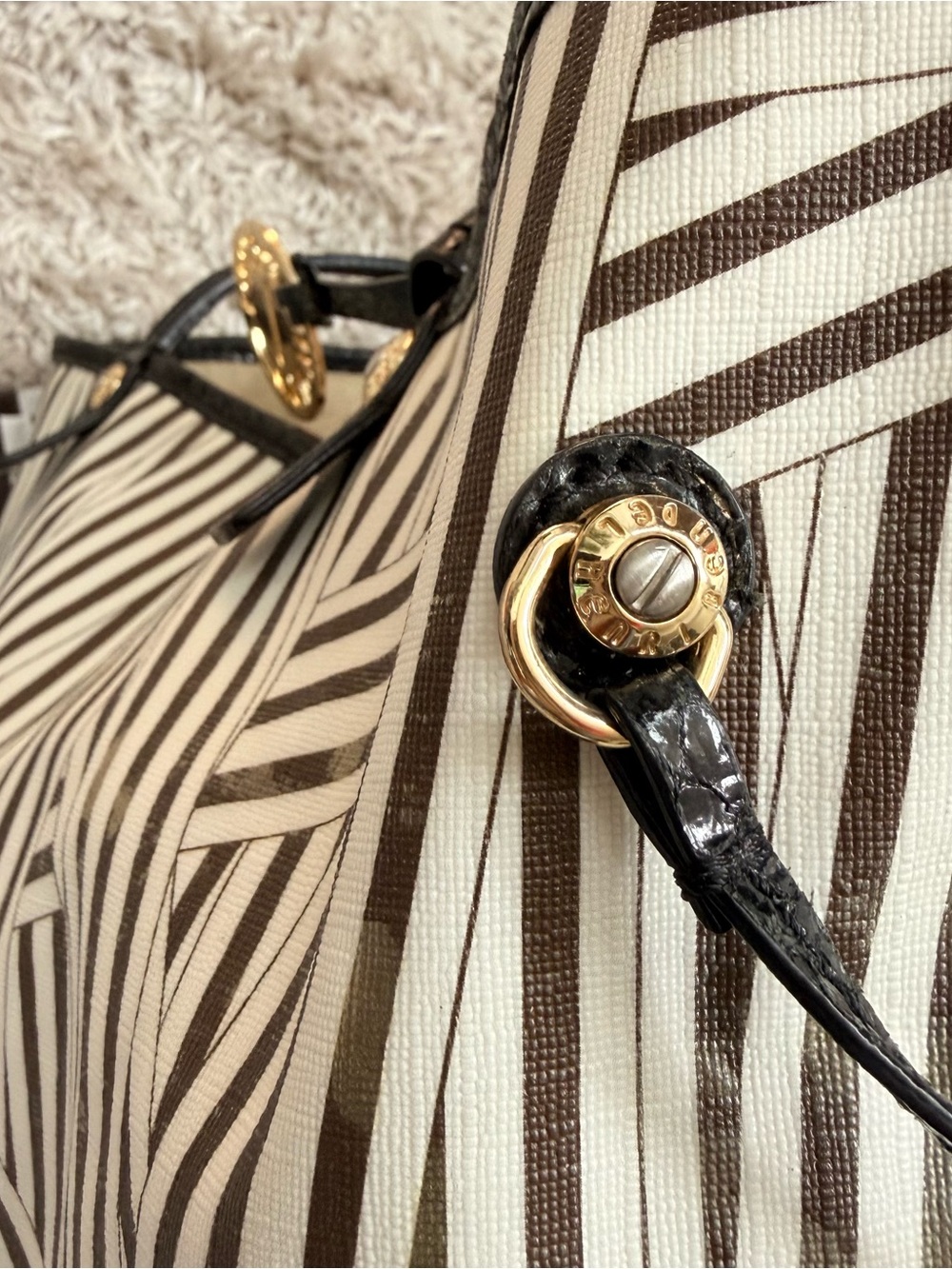 Classic Henri Bendel Signature Striped Tote with Dust Bag - Picture 15 of 17